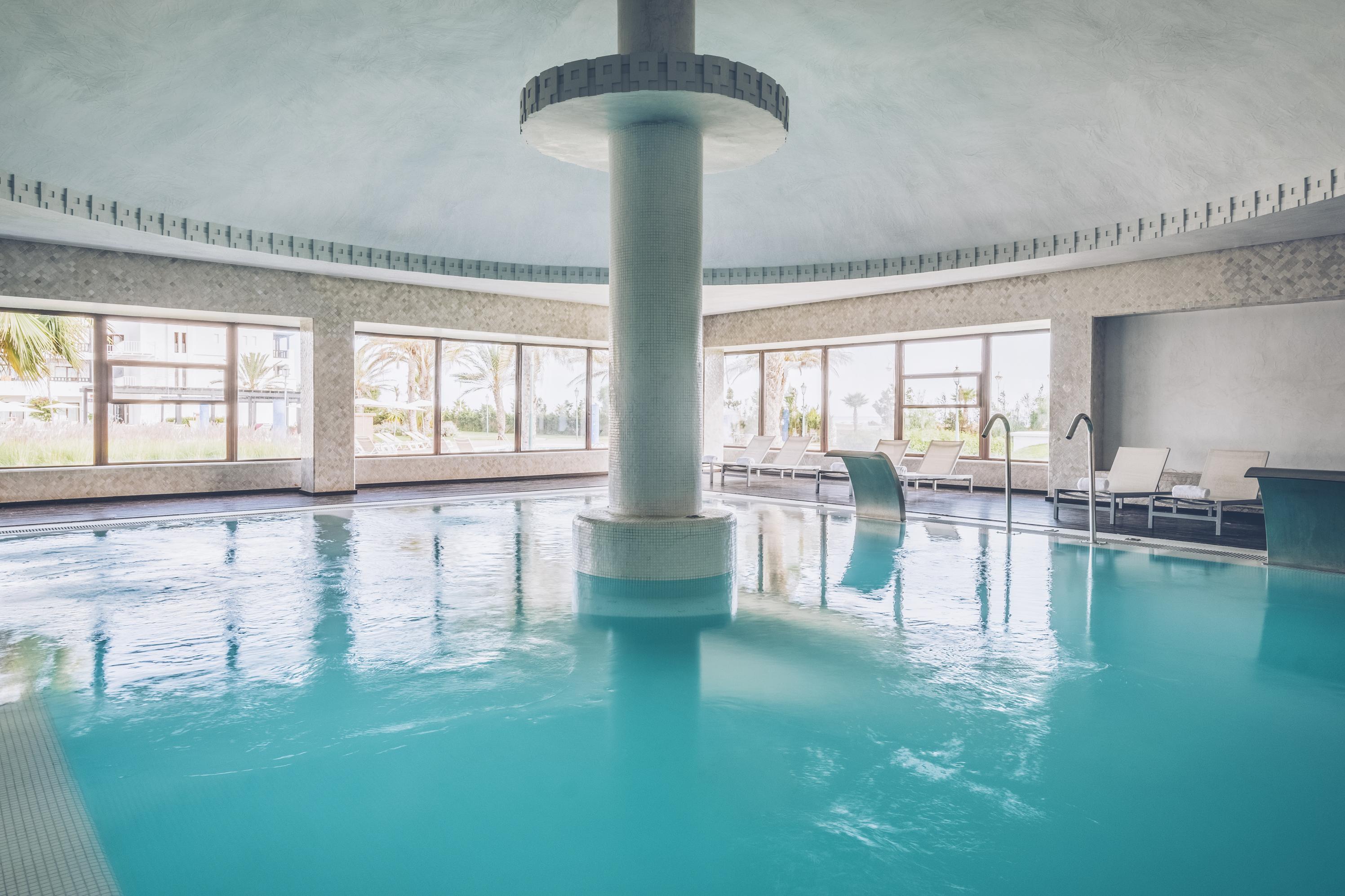 Отель Iberostar Waves Саидия Экстерьер фото The swimming pool at the hotel