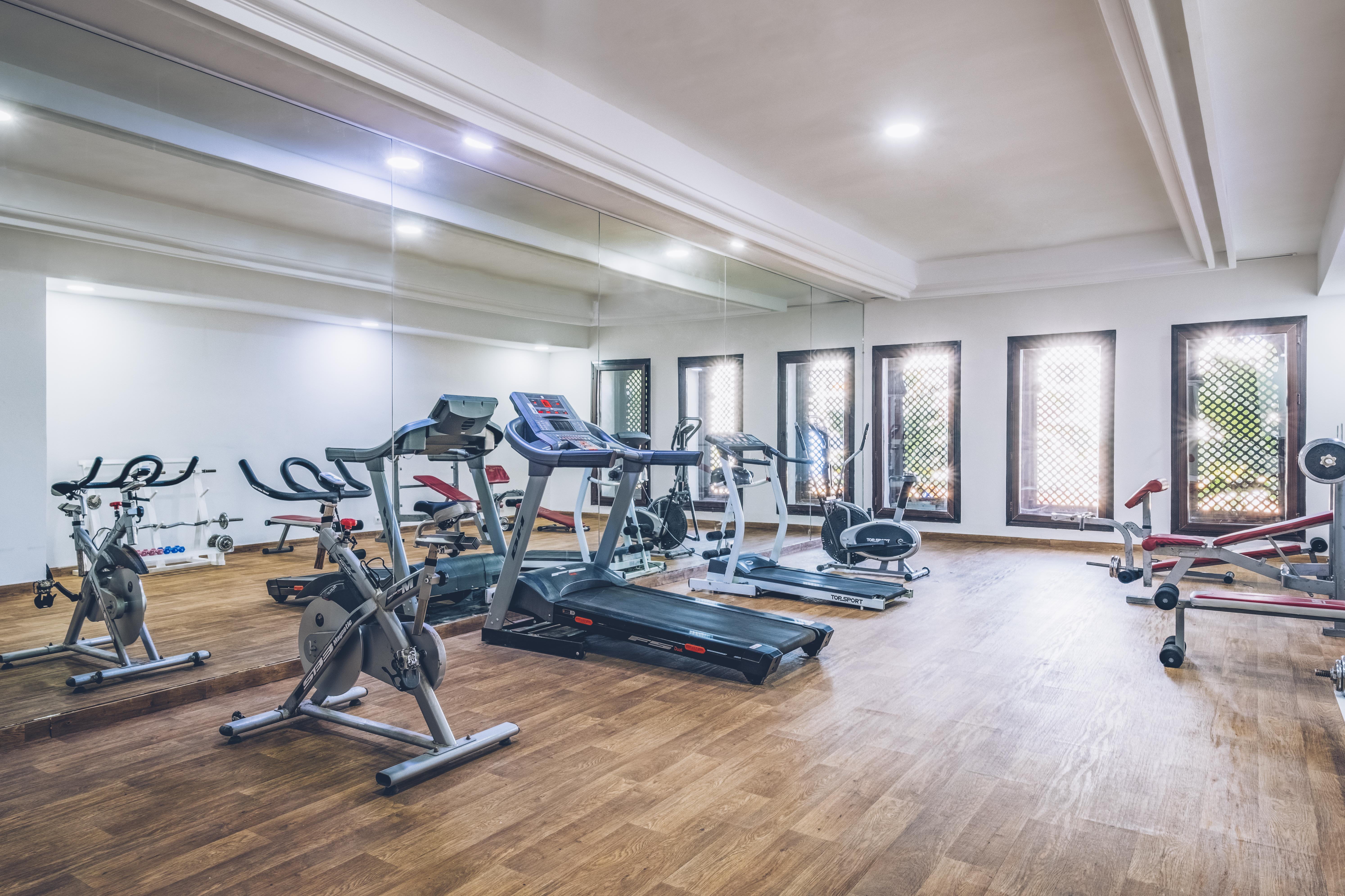 Отель Iberostar Waves Саидия Экстерьер фото The gym at the hotel
