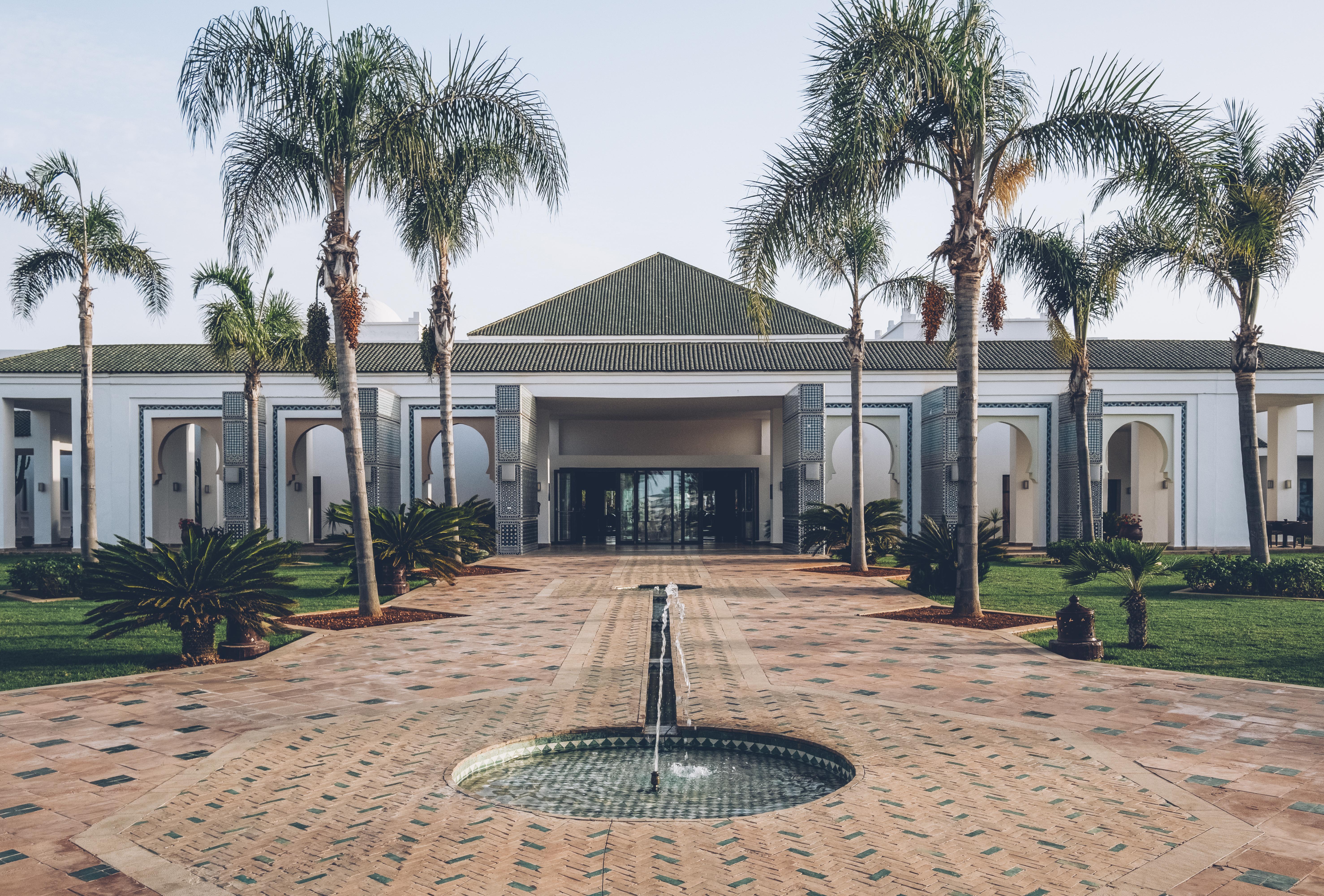 Отель Iberostar Waves Саидия Экстерьер фото The main entrance of the hotel