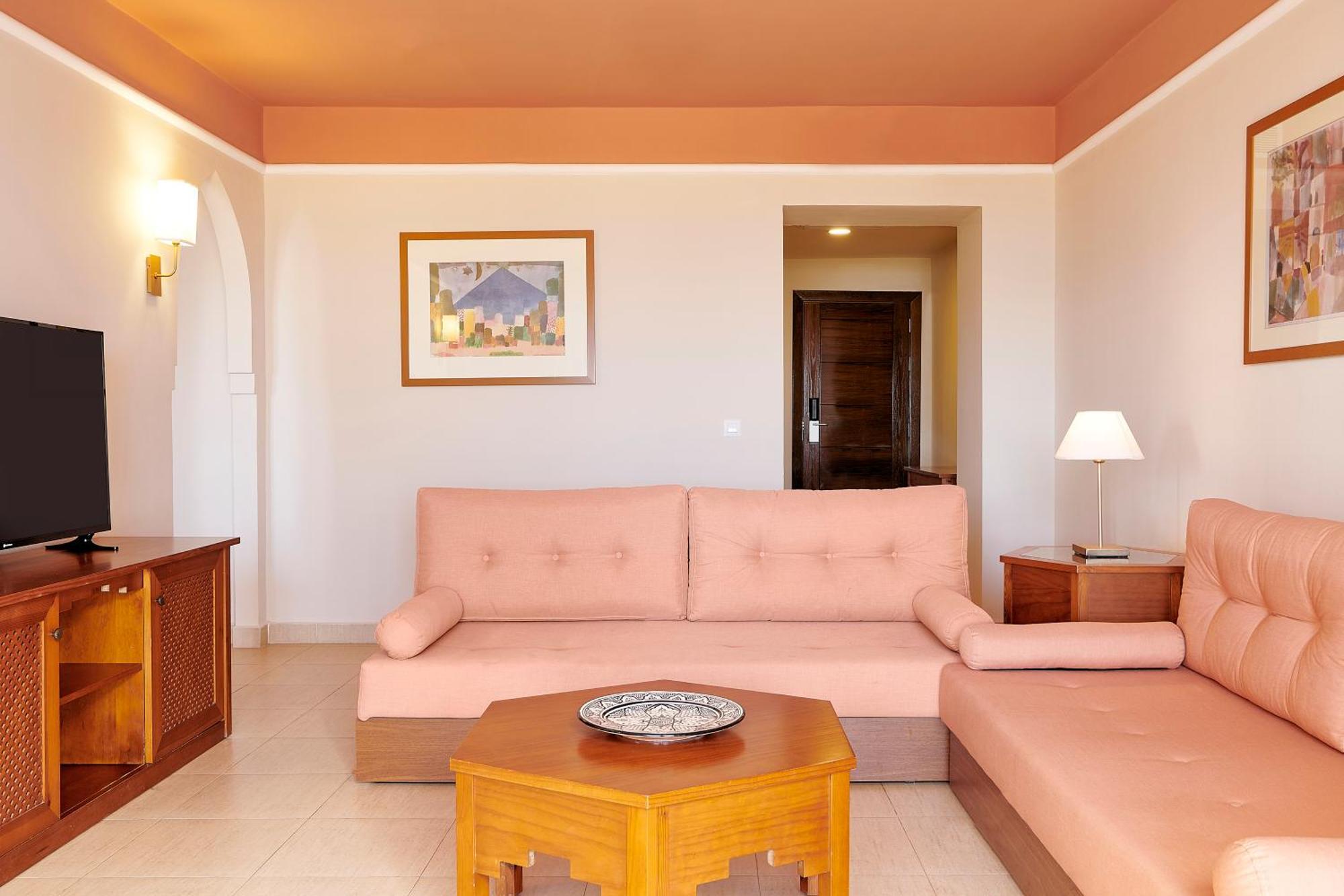 Отель Iberostar Waves Саидия Экстерьер фото Living room