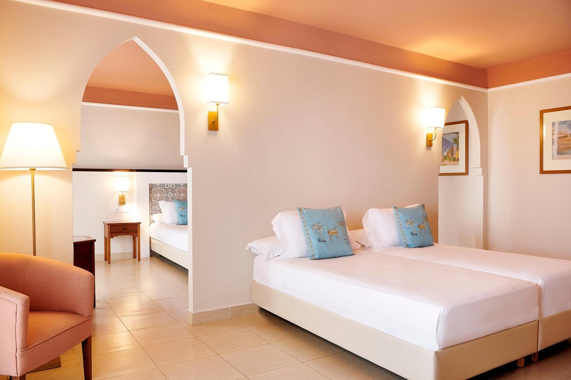 Отель Iberostar Waves Саидия Экстерьер фото Family room