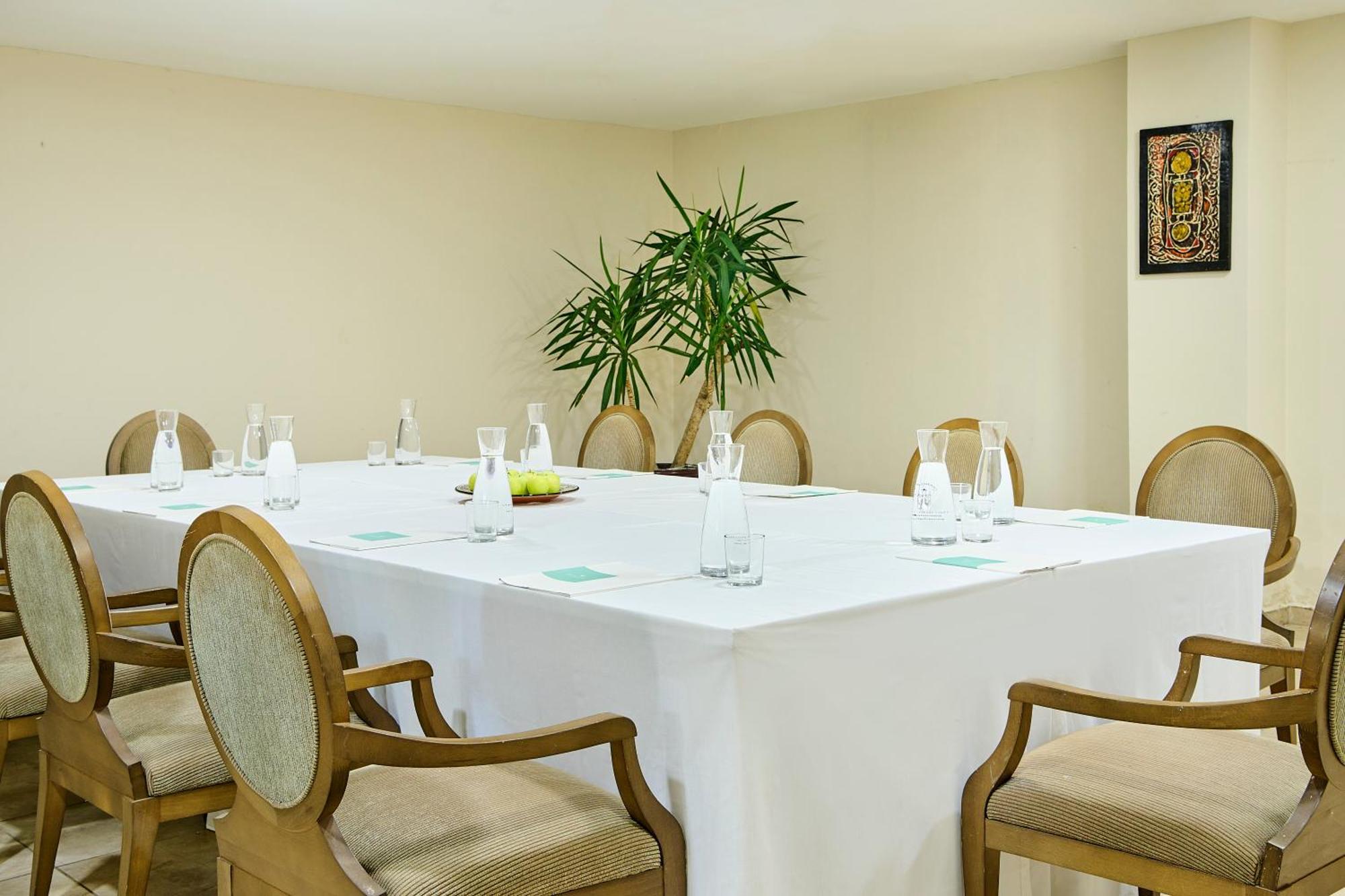 Отель Iberostar Waves Саидия Экстерьер фото Meeting room