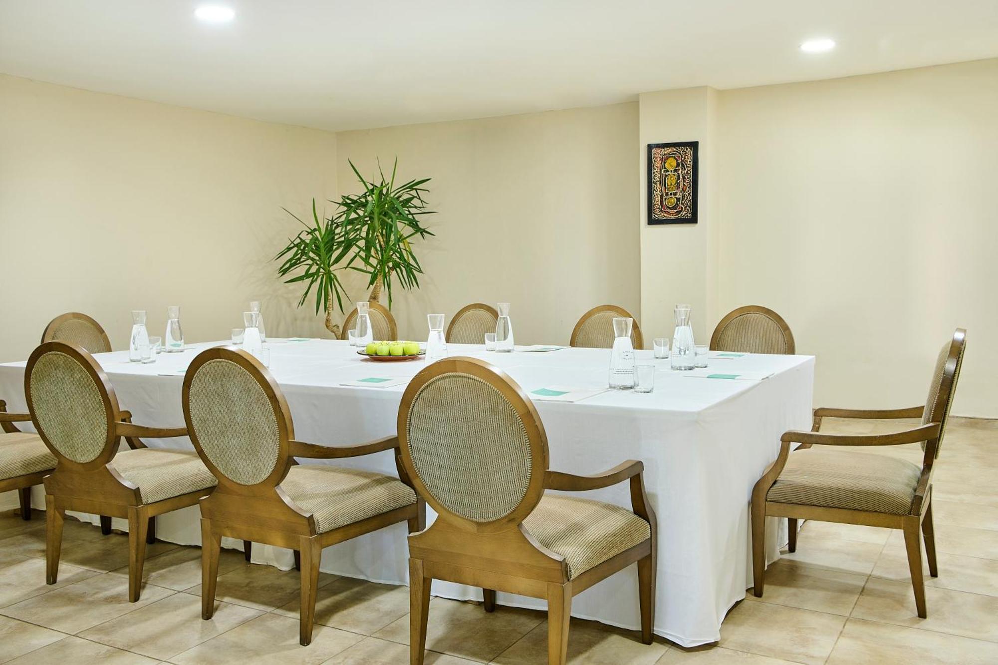 Отель Iberostar Waves Саидия Экстерьер фото Meeting room