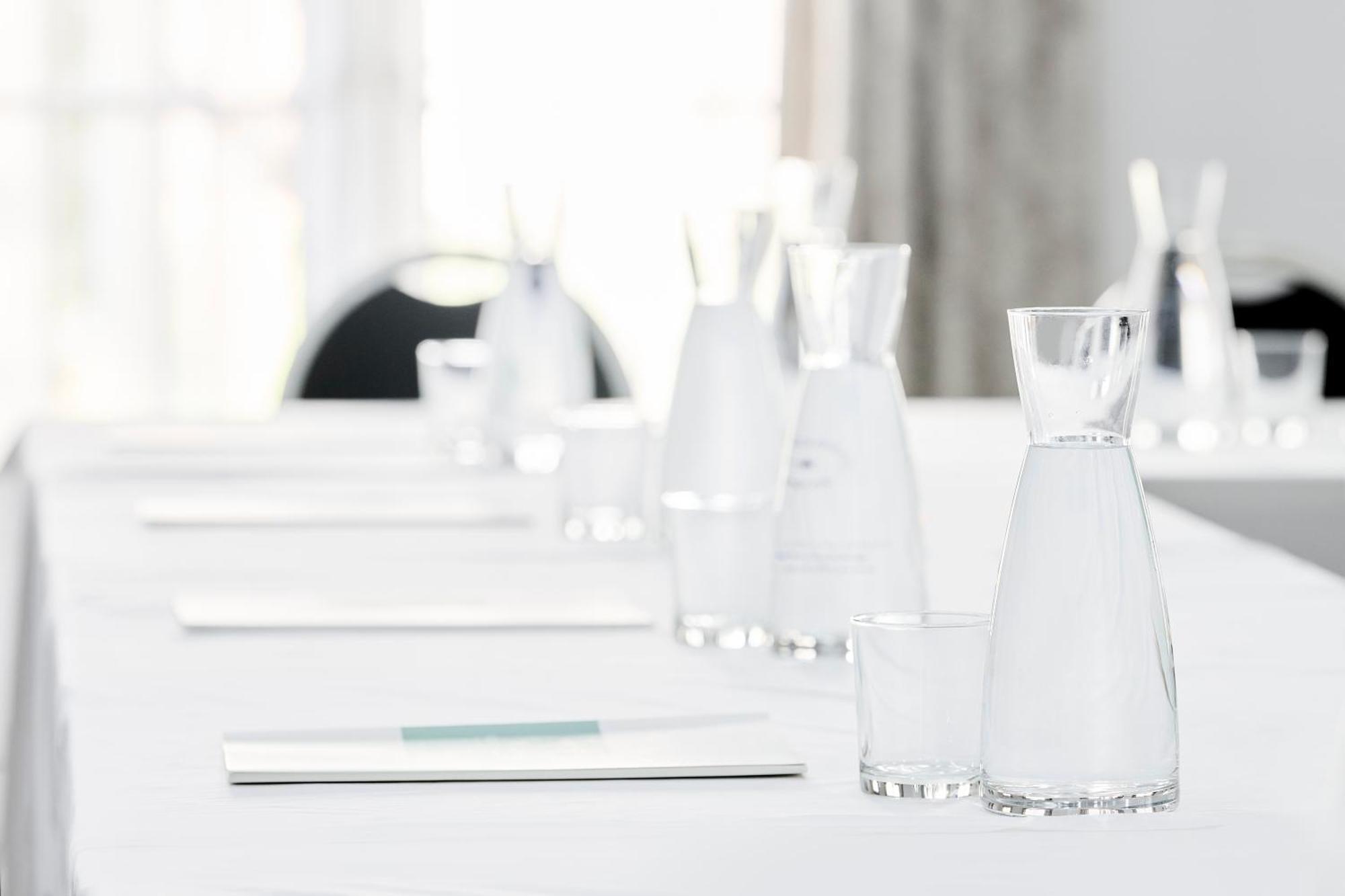 Отель Iberostar Waves Саидия Экстерьер фото Bottled water