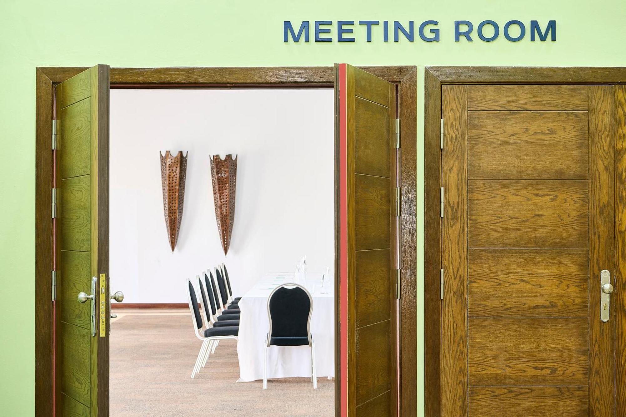 Отель Iberostar Waves Саидия Экстерьер фото Meeting room