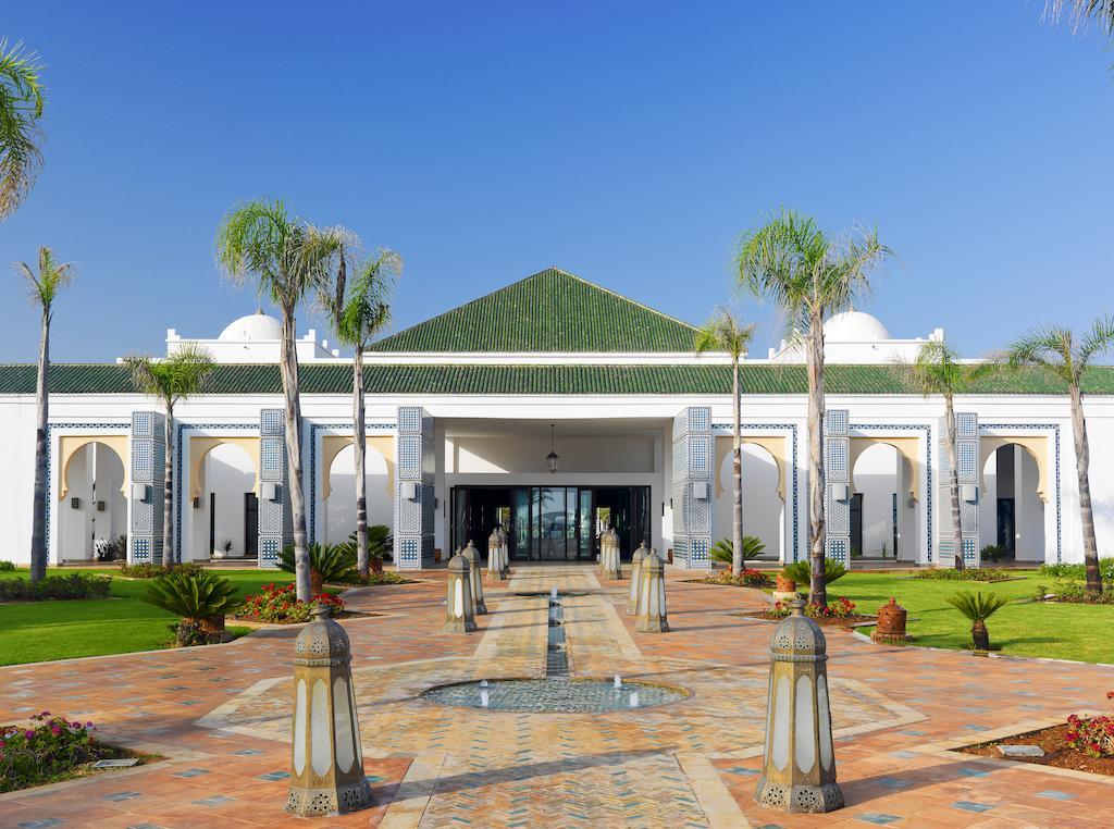 Отель Iberostar Waves Саидия Экстерьер фото The main entrance of the hotel