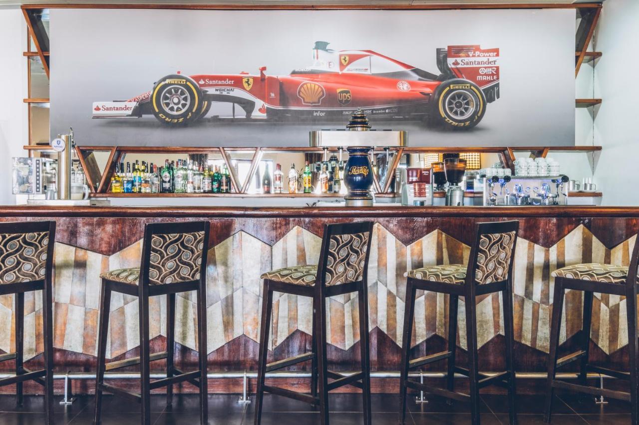 Отель Iberostar Waves Саидия Экстерьер фото The bar at the Ferrari Store in Maranello