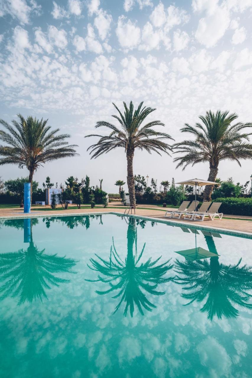 Отель Iberostar Waves Саидия Экстерьер фото A swimming pool in Morocco